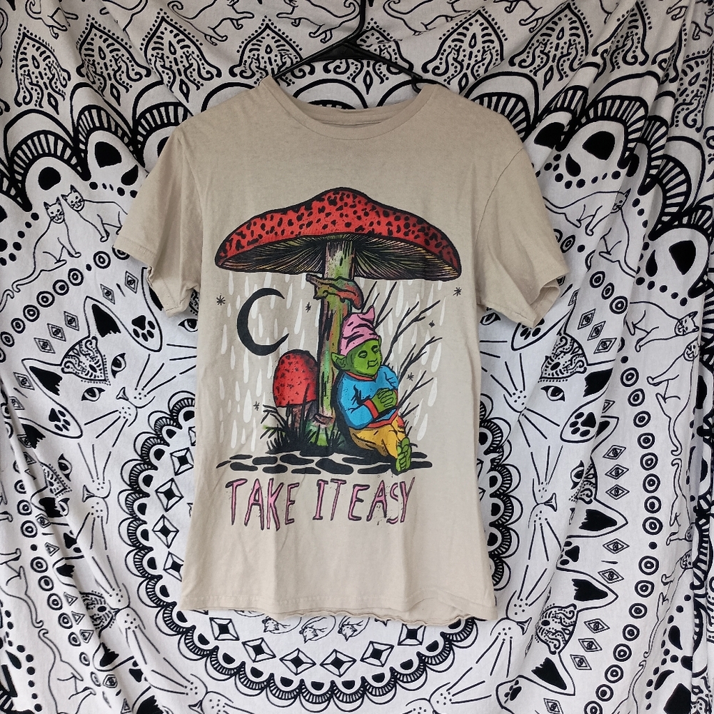 Teen Hearts Graphic Mushroom Tee